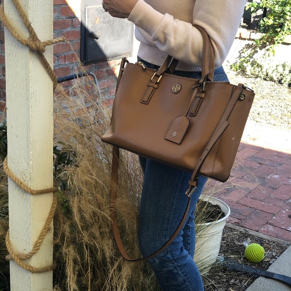 Tory Burch Handbags - Tory Burch Robinson double zip tote tigers eye